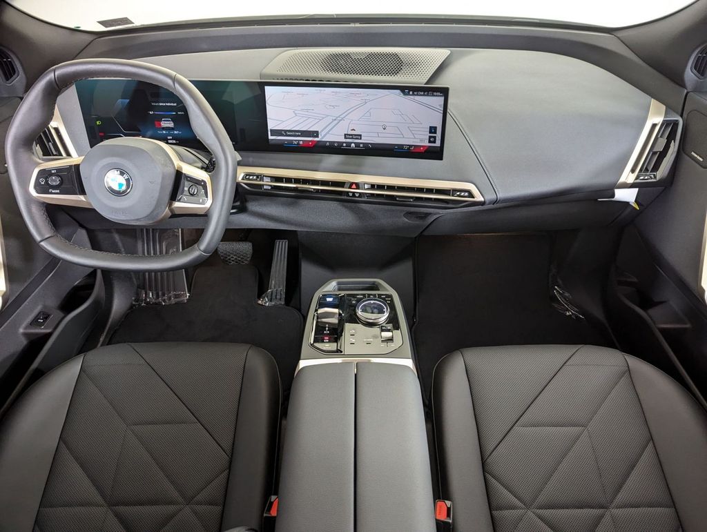 2026 BMW iX 60 - Photo 13