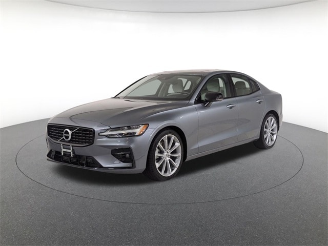 2021 Volvo S60 Momentum's photo