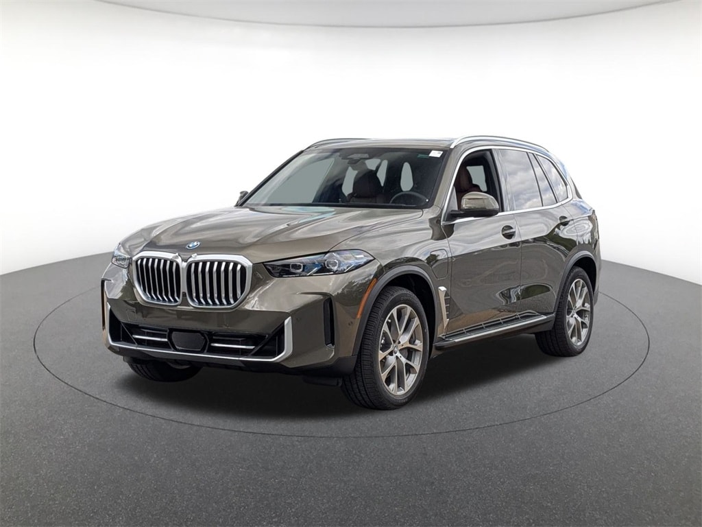 2026 BMW X5 50e's photo