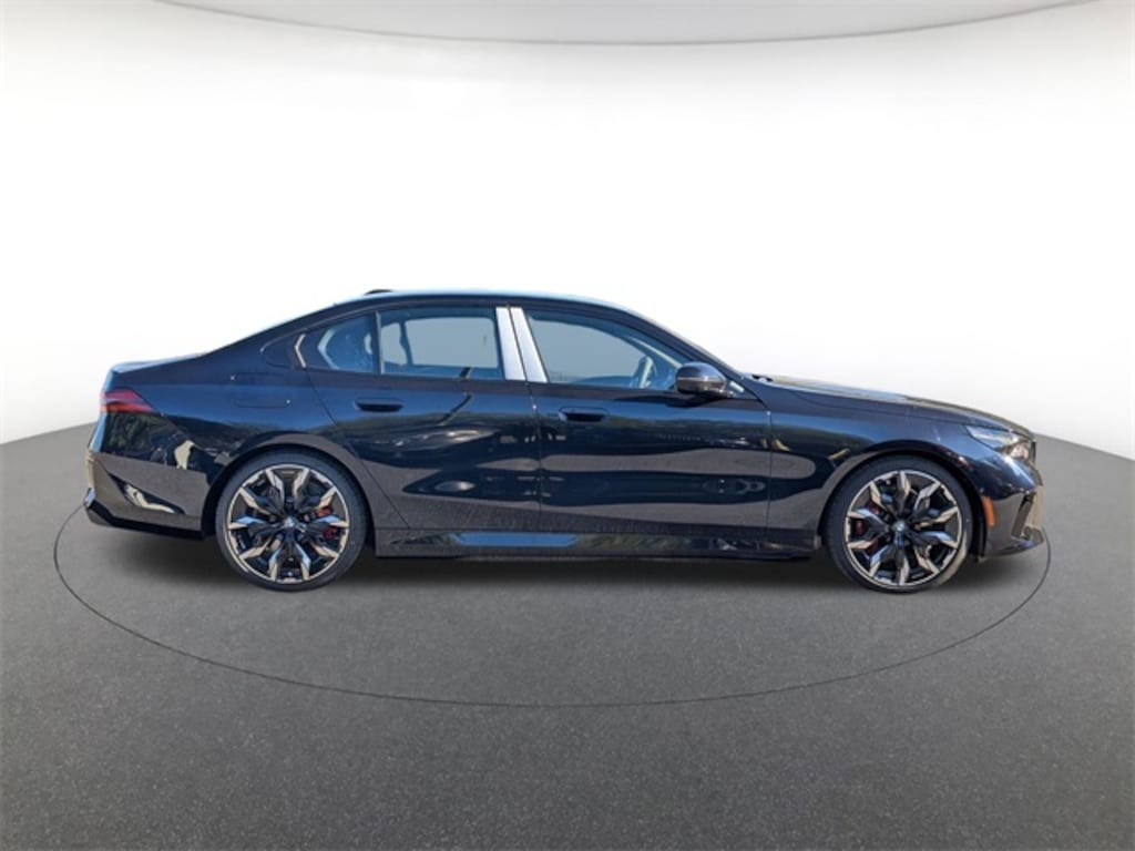 New 2026 BMW 550e xDrive Sedan