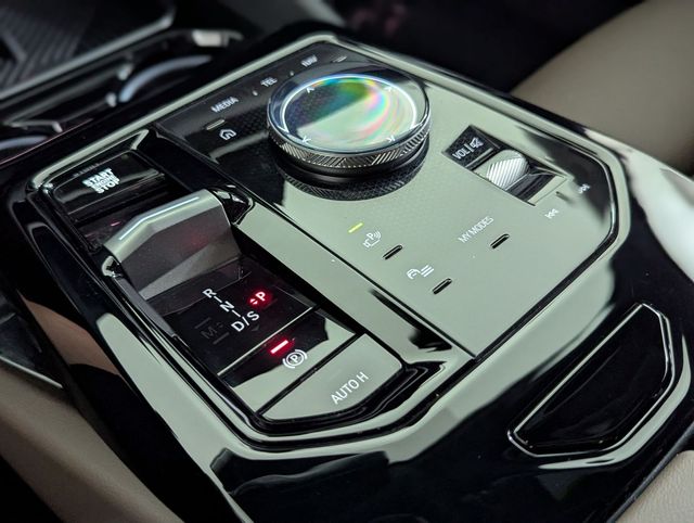 2026 BMW 5 Series 530i - Photo 12
