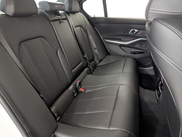 2025 BMW 3 Series 330i - Photo 17