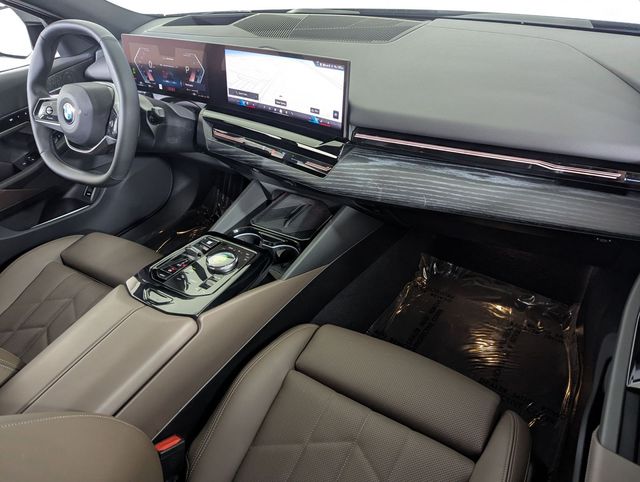 2026 BMW 5 Series 530i - Photo 18