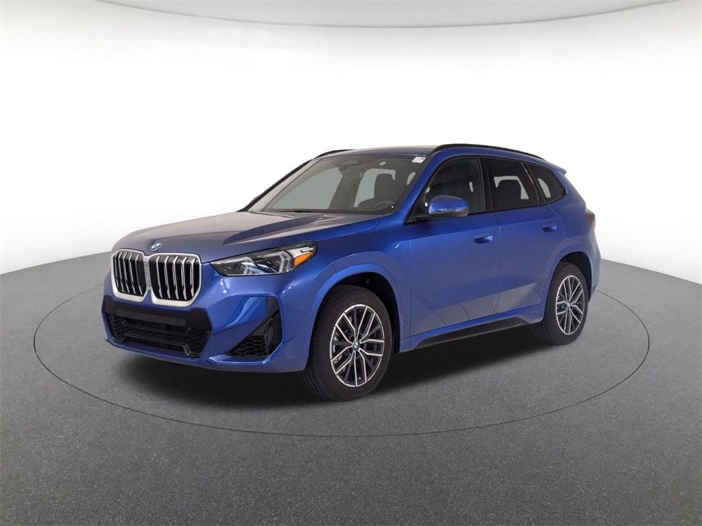 2025 BMW X1 28i's photo