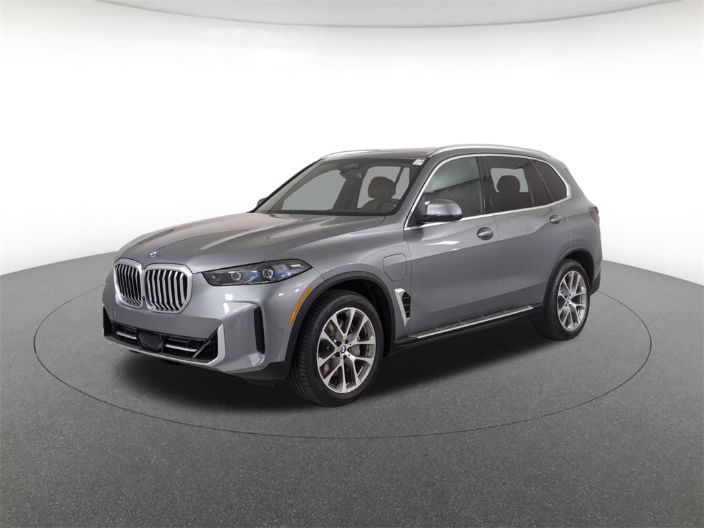 2026 BMW X5 50e's photo