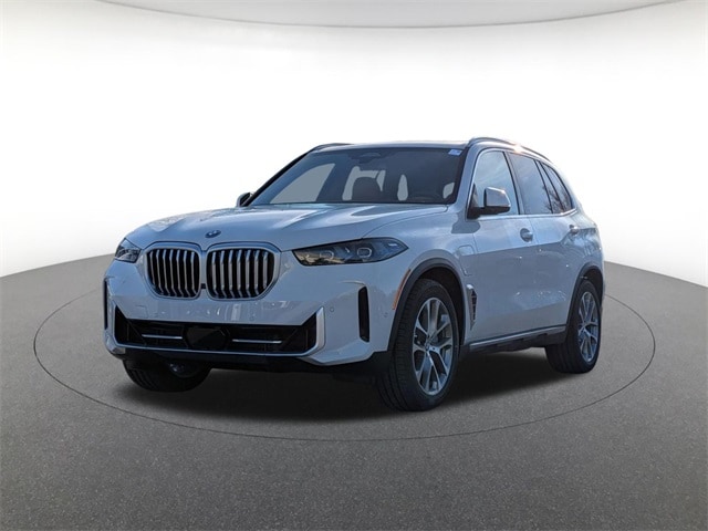 2026 BMW X5 50e's photo