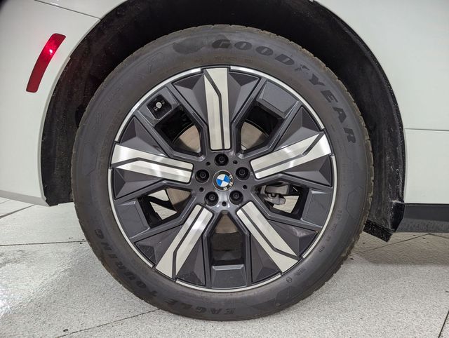 2026 BMW iX 60 - Photo 23