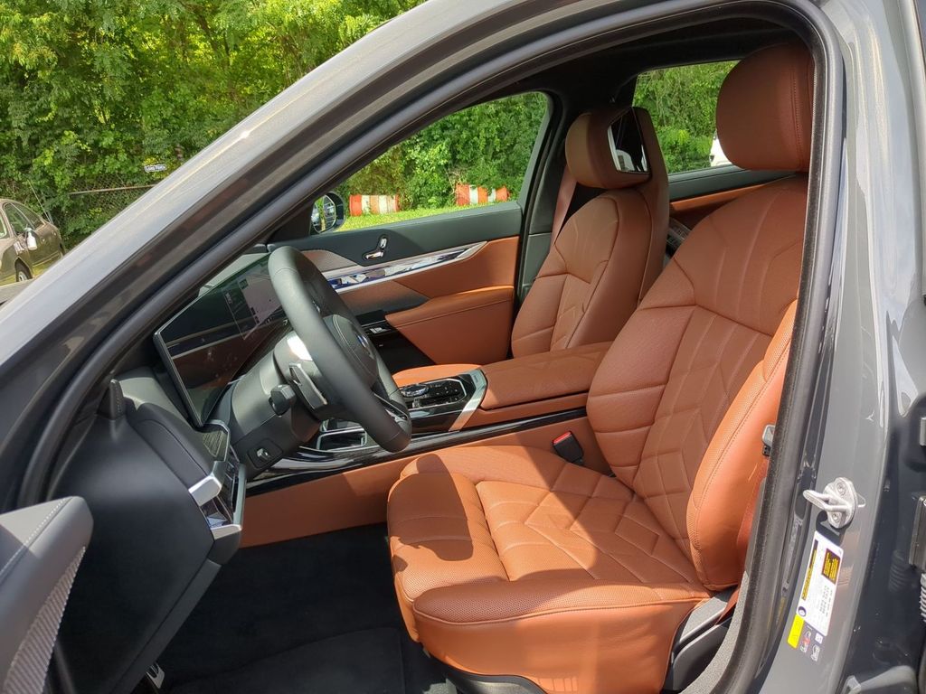 2026 BMW i7 60 - Photo 9