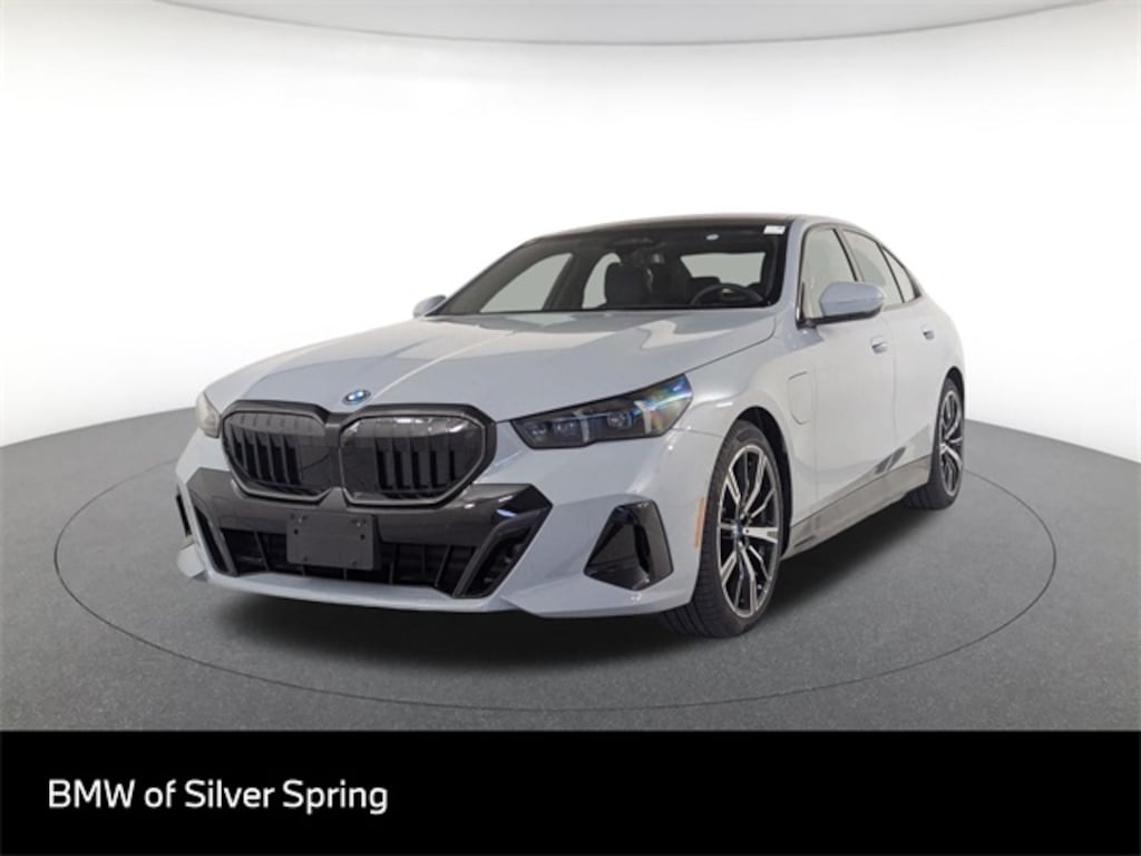 Used 2025 BMW 5 Series 550e xDrive Sedan