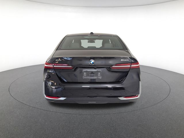 2026 BMW 5 Series 530i - Photo 6