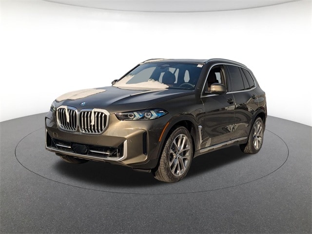 2026 BMW X5 50e's photo