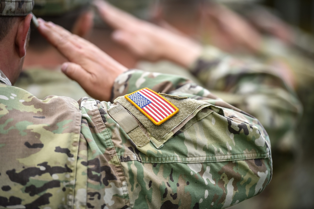 Soldiers%20Saluting.jpeg