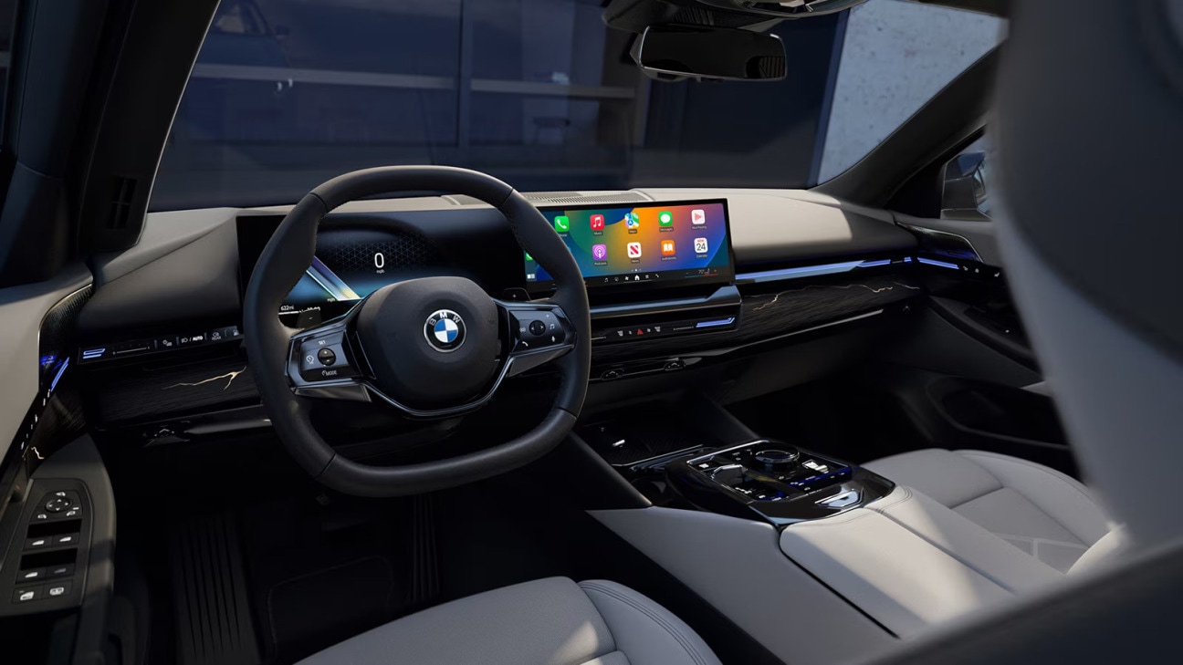 2024 BMW 5 Series tech.jpg