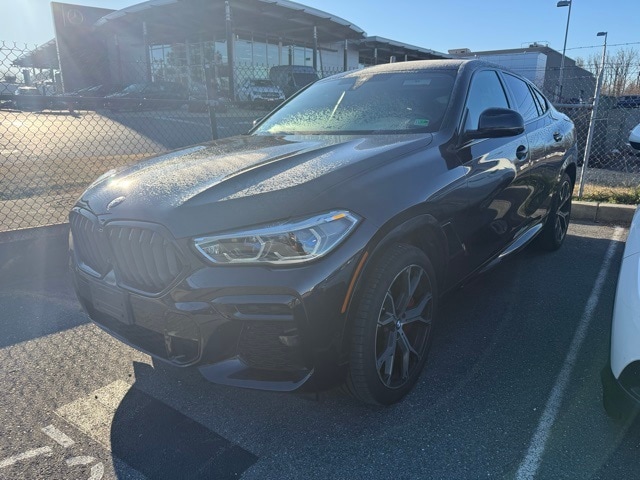 2022 BMW X6 M50i's photo