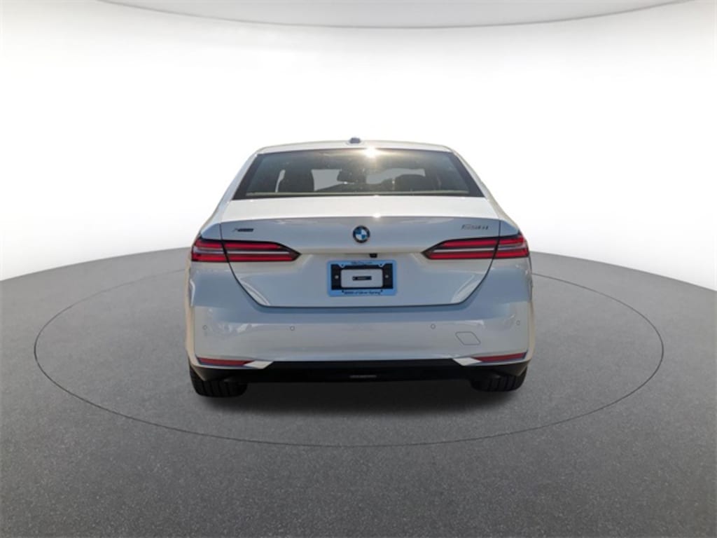 New 2026 BMW 530i xDrive Sedan