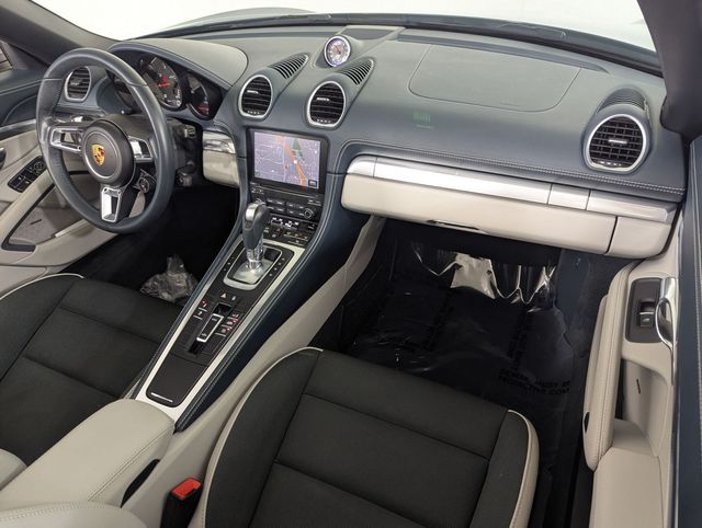 2018 Porsche 718 19