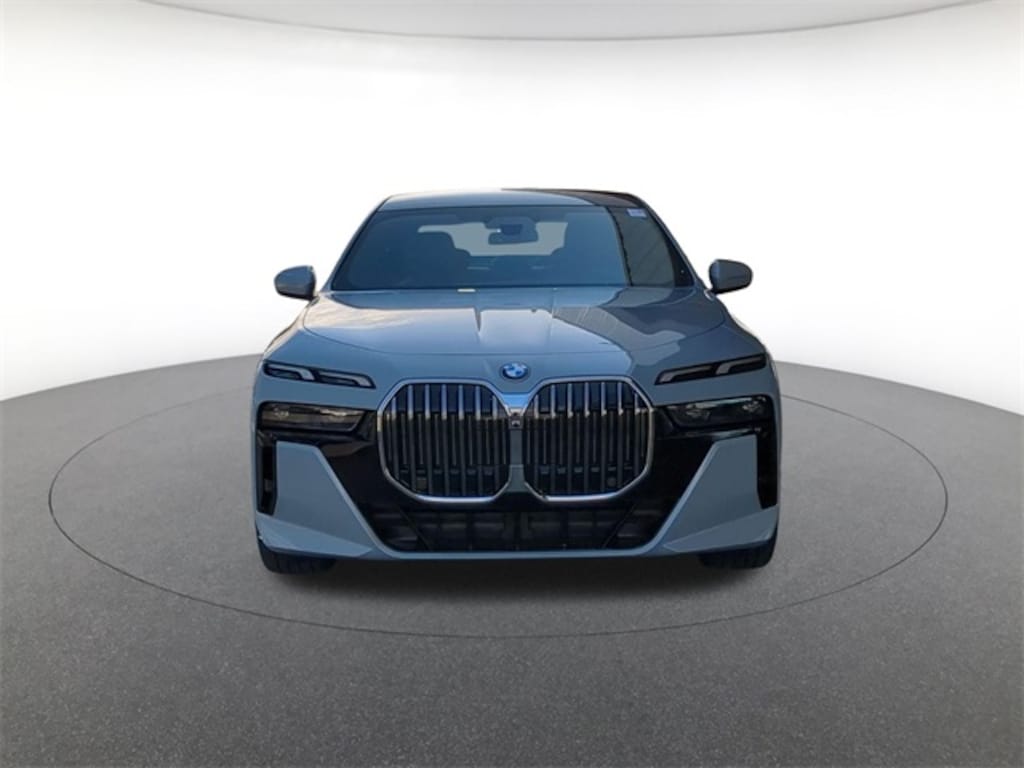 New 2026 BMW 740i xDrive Sedan