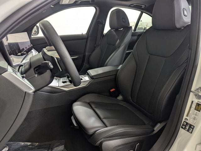 2025 BMW 3 Series 330i - Photo 9