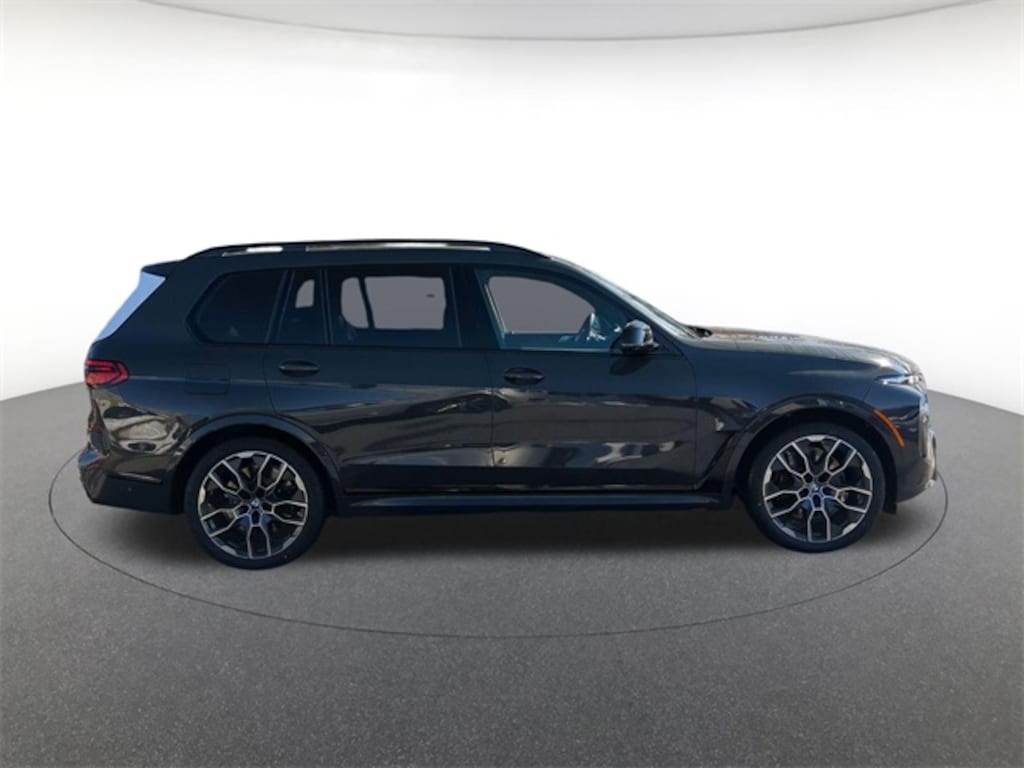 New 2026 BMW X7 M60i SUV
