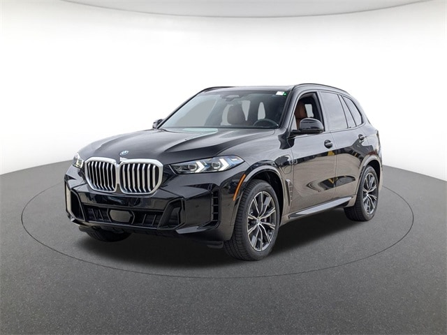 2026 BMW X5 50e's photo