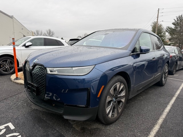 2023 BMW iX Base's photo
