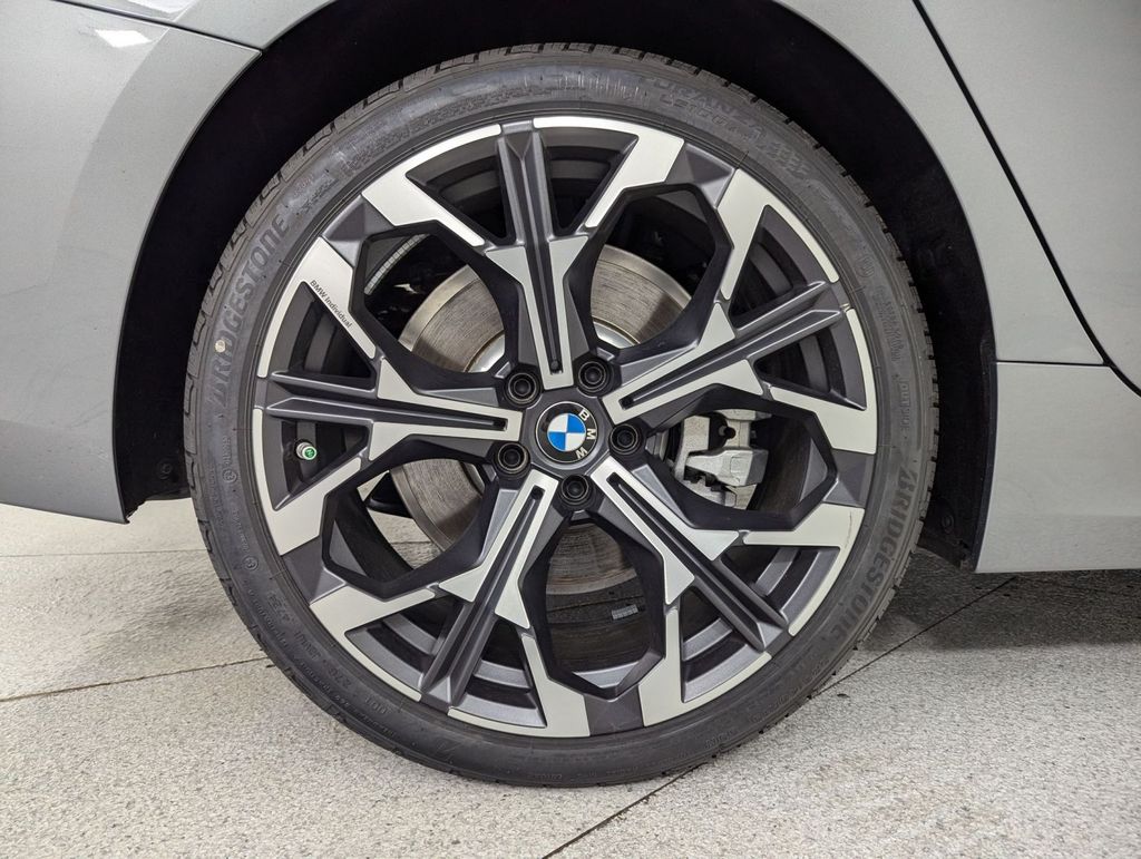 2025 BMW 3 Series 330i - Photo 23