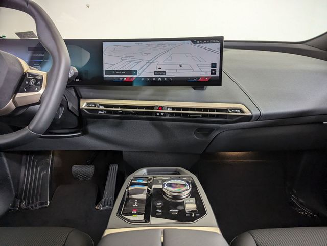 2026 BMW iX 60 - Photo 14