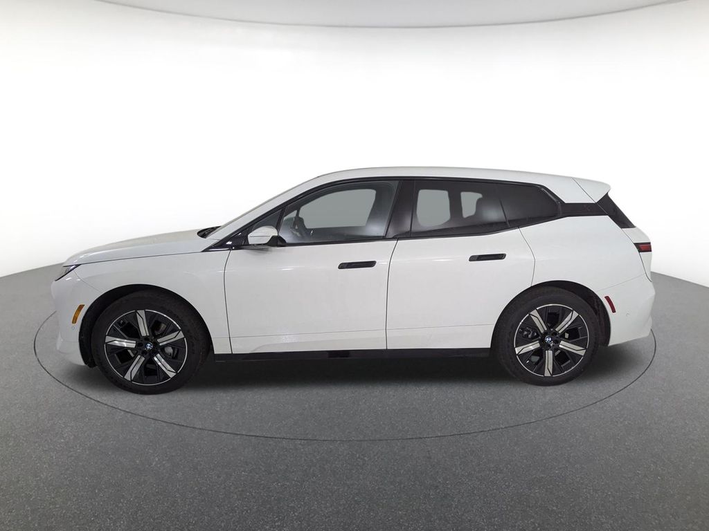 2026 BMW iX 60 - Photo 9