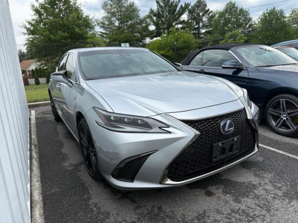 Used 2022 Lexus ES 300h Sedan