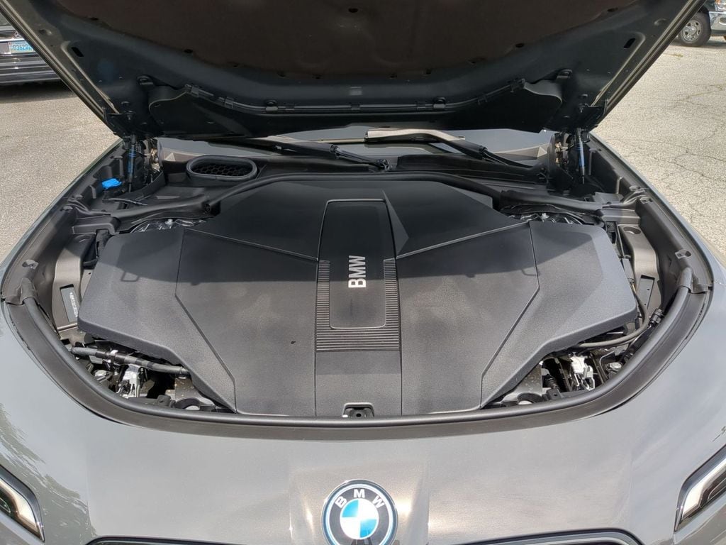2026 BMW i7 60 - Photo 18