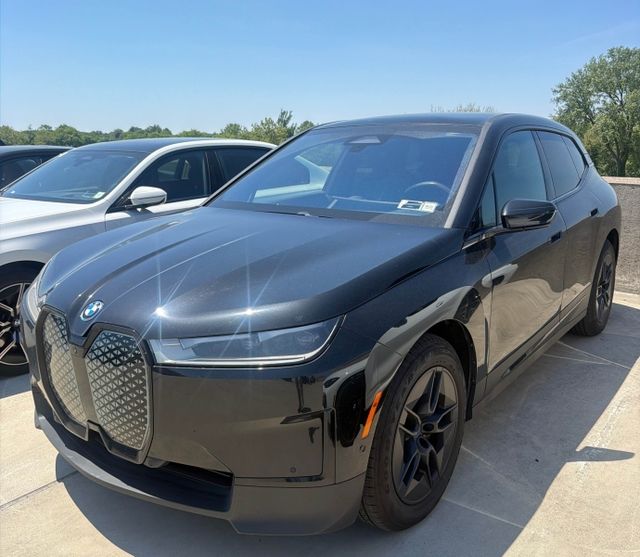 2024 BMW iX xDrive50's photo