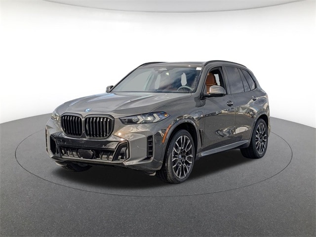 2026 BMW X5 50e's photo