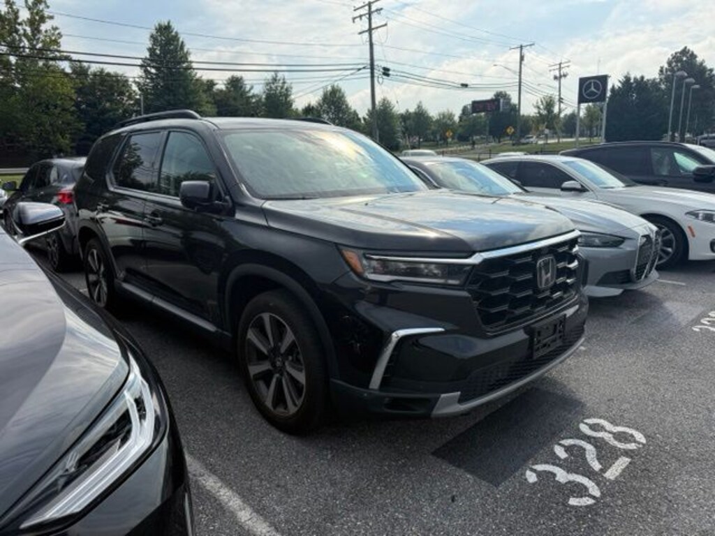 Used 2025 Honda Pilot Elite SUV