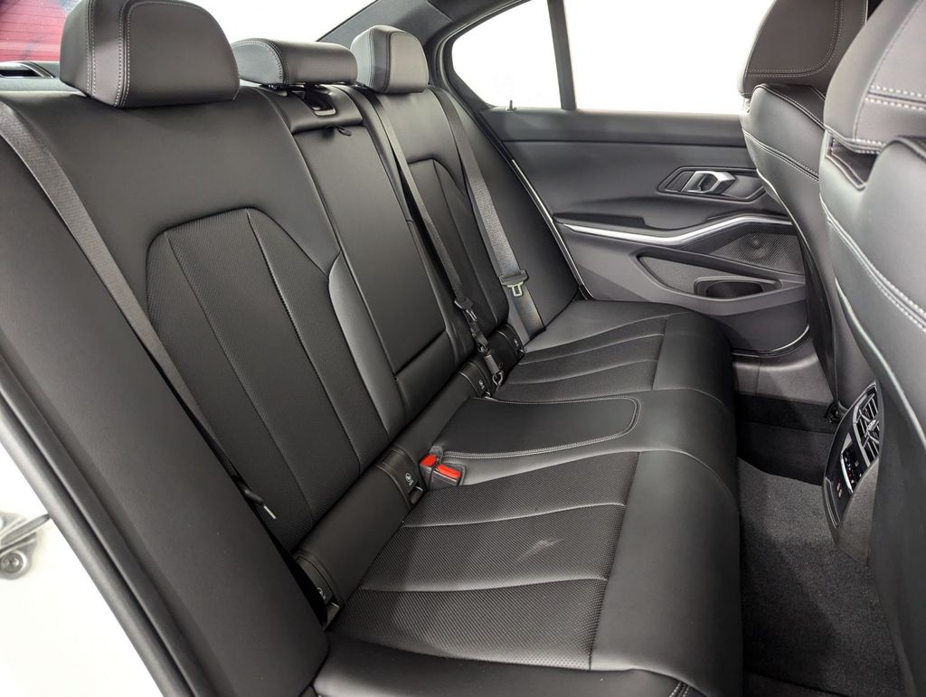 2025 BMW 3 Series 330i - Photo 17