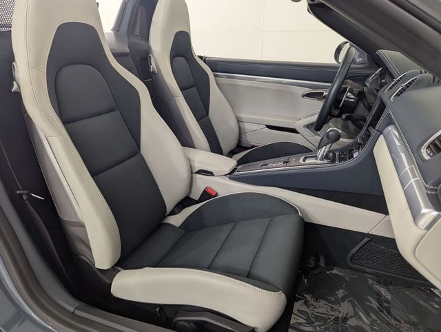 2018 Porsche 718 20