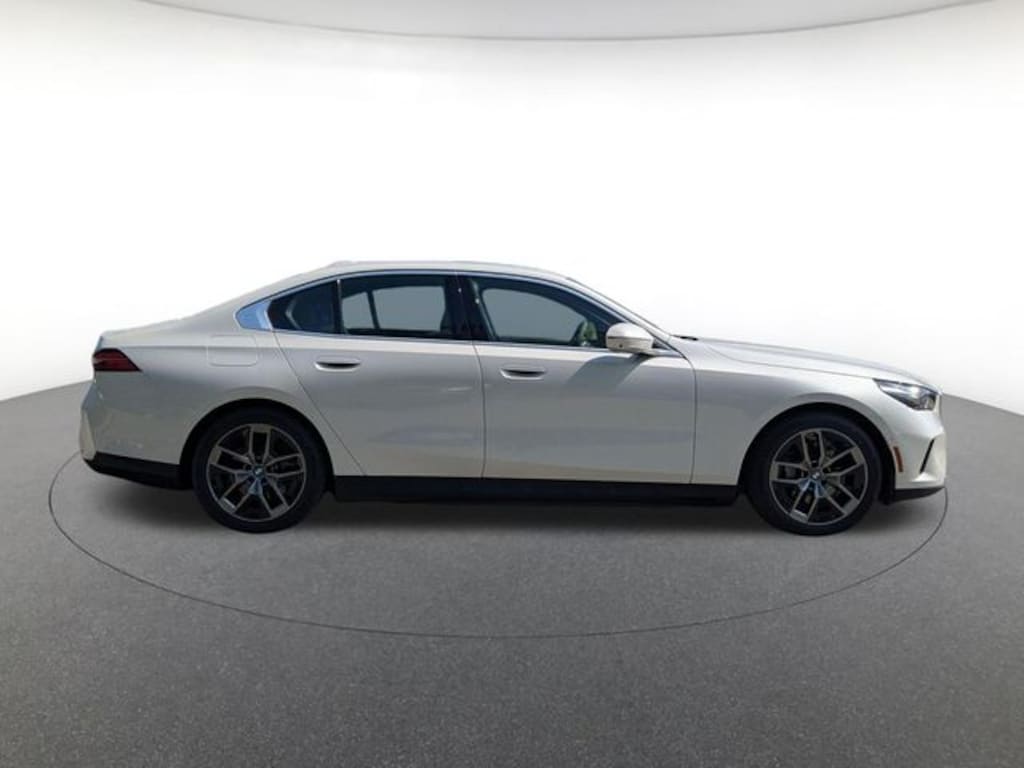 New 2026 BMW i5 xDrive40 Sedan
