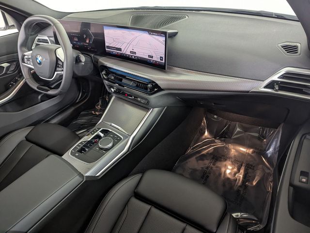 2025 BMW 3 Series 330i - Photo 18