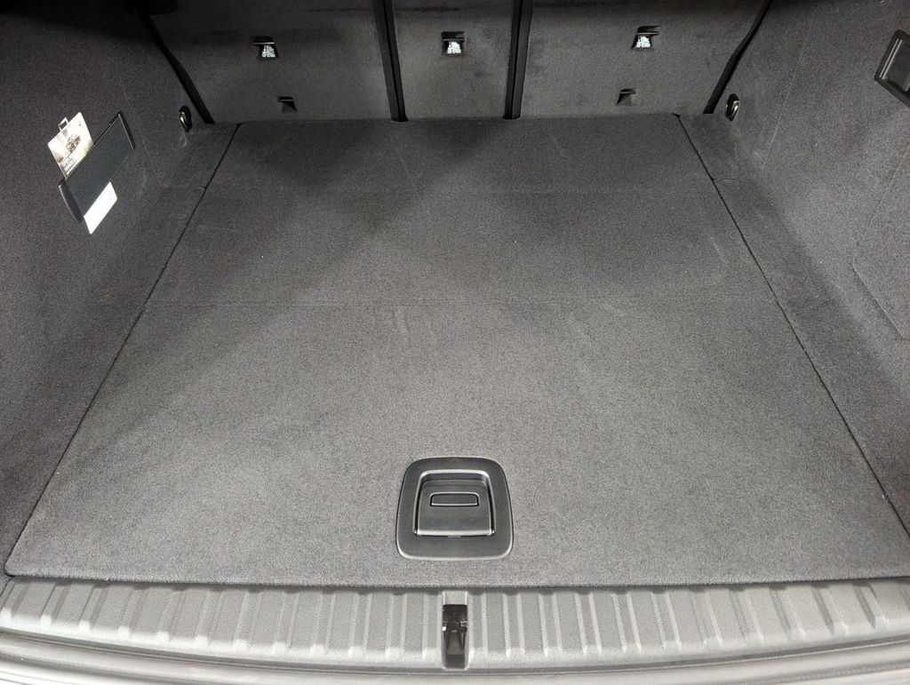 2026 BMW iX 60 - Photo 21