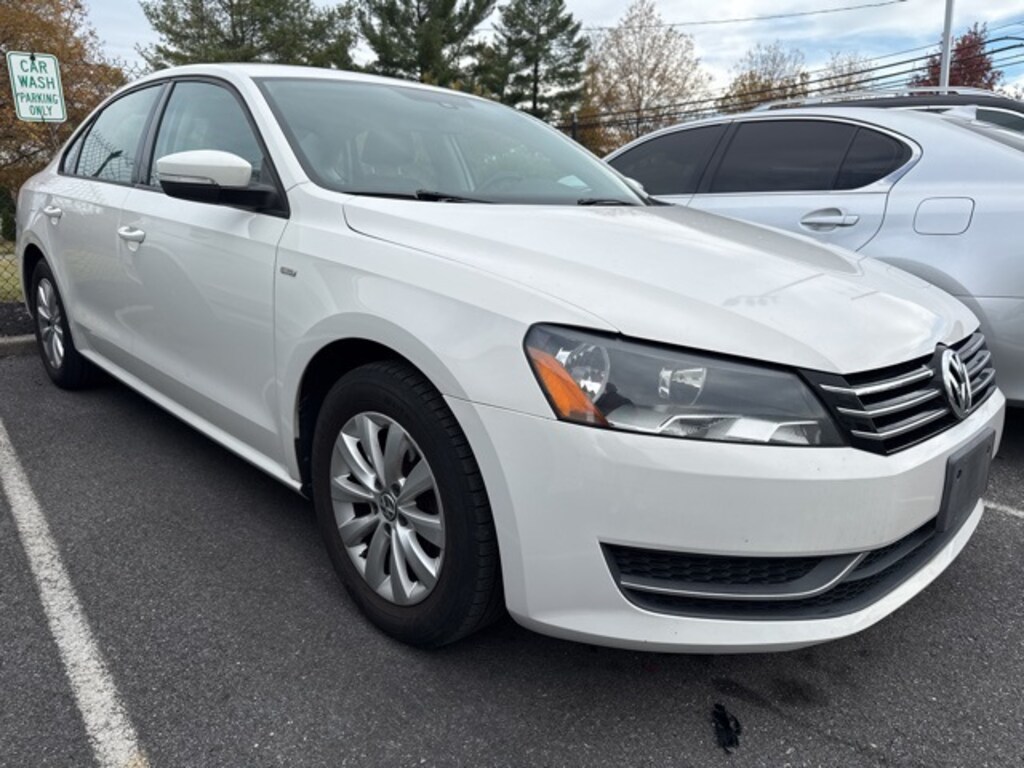 Used 2014 Volkswagen Passat 1.8T Wolfsburg Edition Sedan