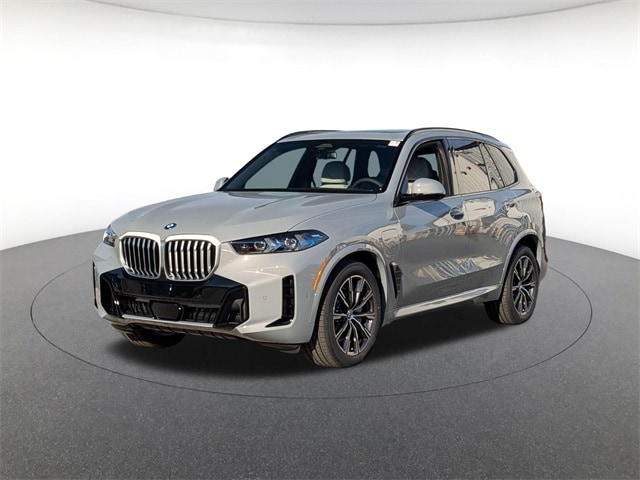 2026 BMW X5 50e's photo