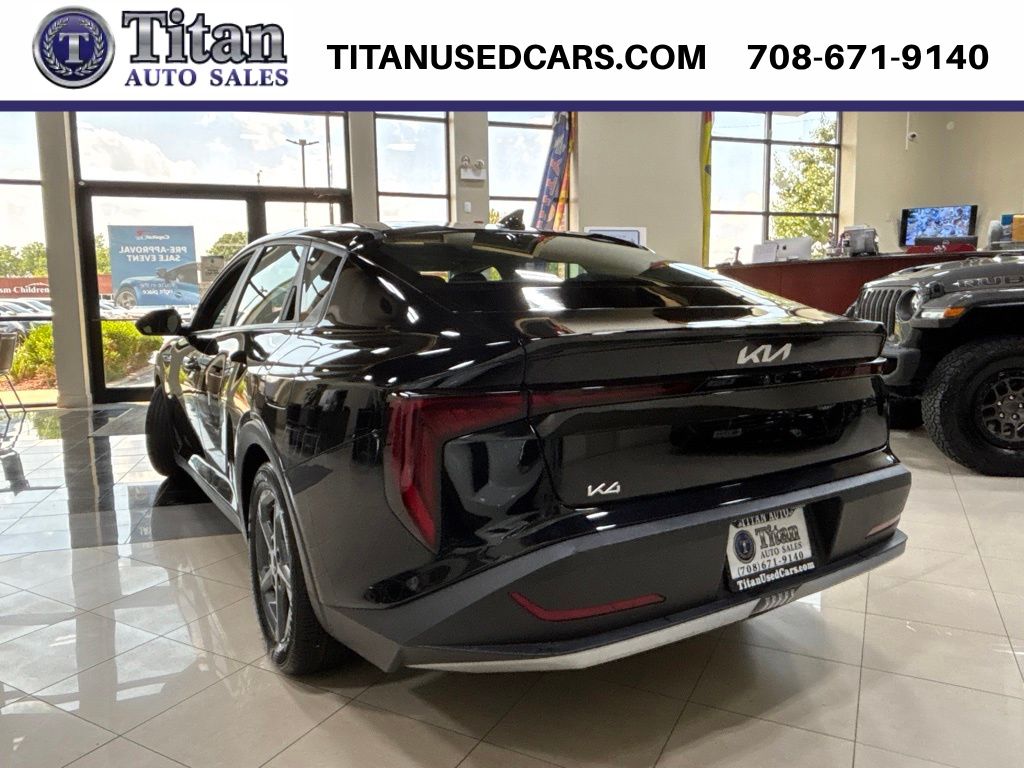 2025 Kia K4 LXS - Photo 9