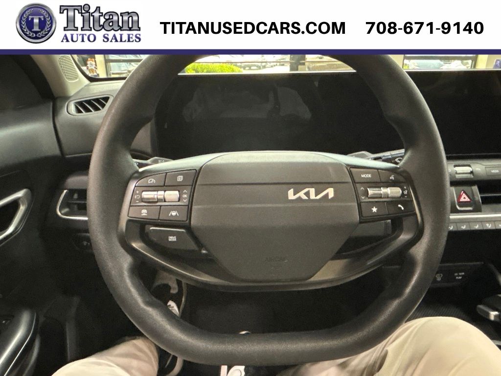 2025 Kia K4 LXS - Photo 30