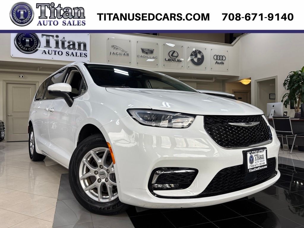 Used 2023 Chrysler Pacifica Touring L Van Passenger Van
