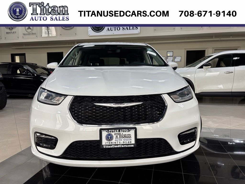 Used 2023 Chrysler Pacifica Touring L Van Passenger Van