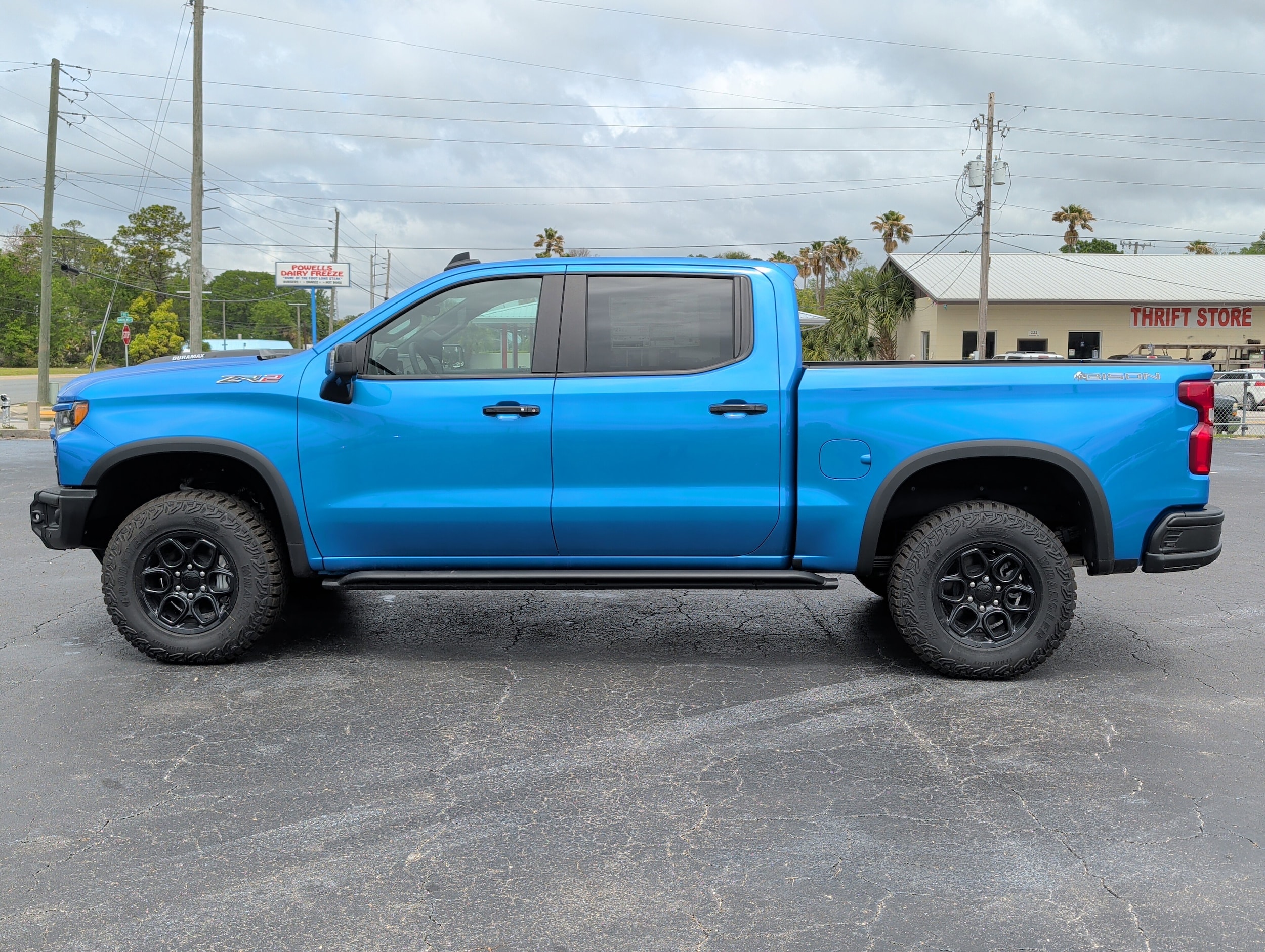 2025 Chevrolet Silverado 1500 ZR2 - Photo 7