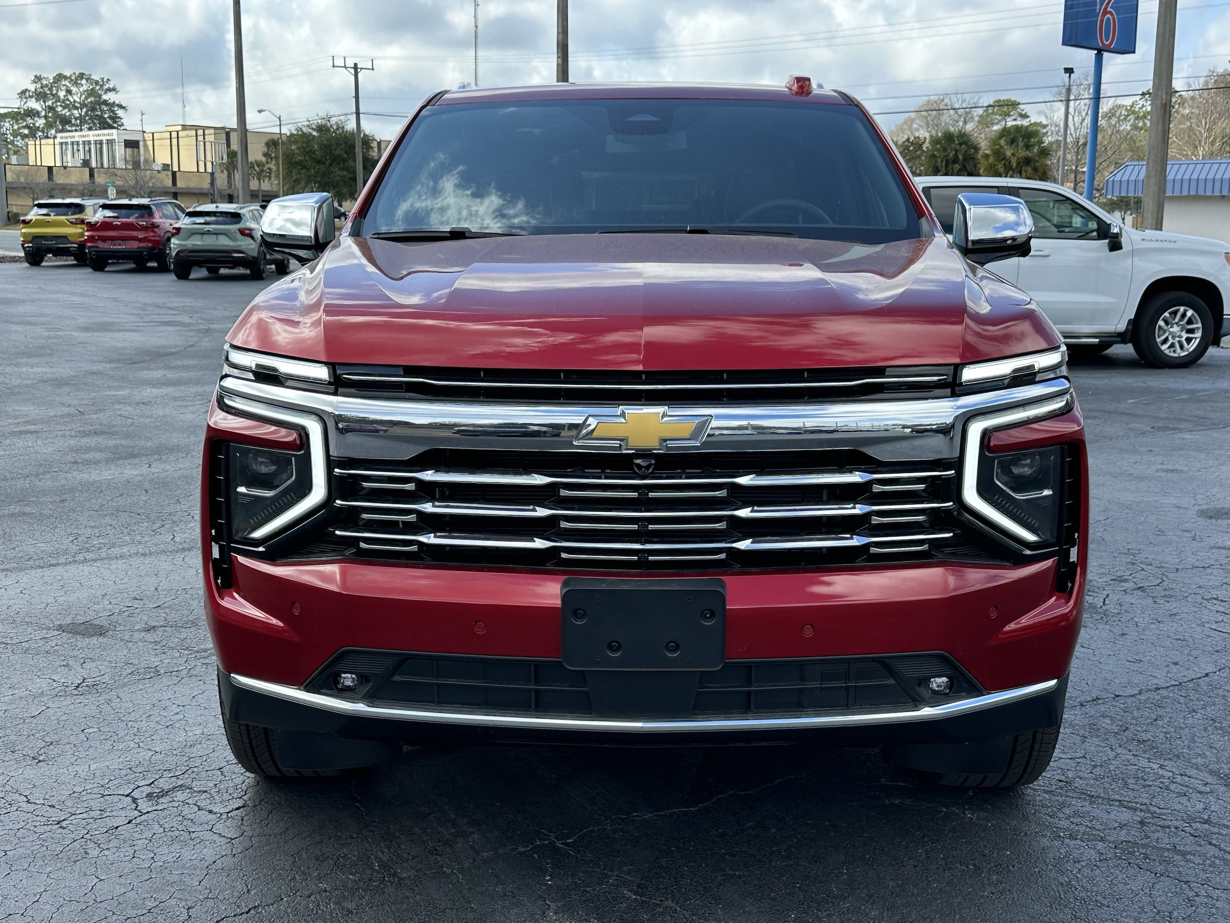 2025 Chevrolet Suburban Premier - Photo 3