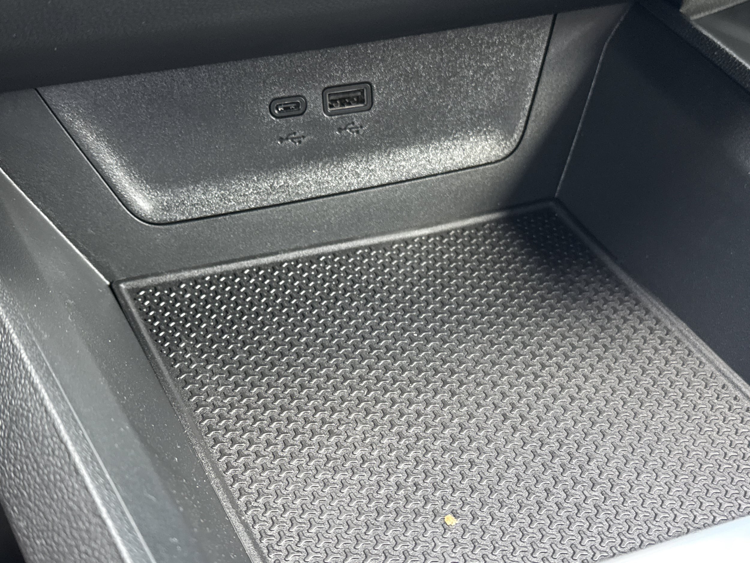 2027 Chevrolet Equinox LT - Photo 28