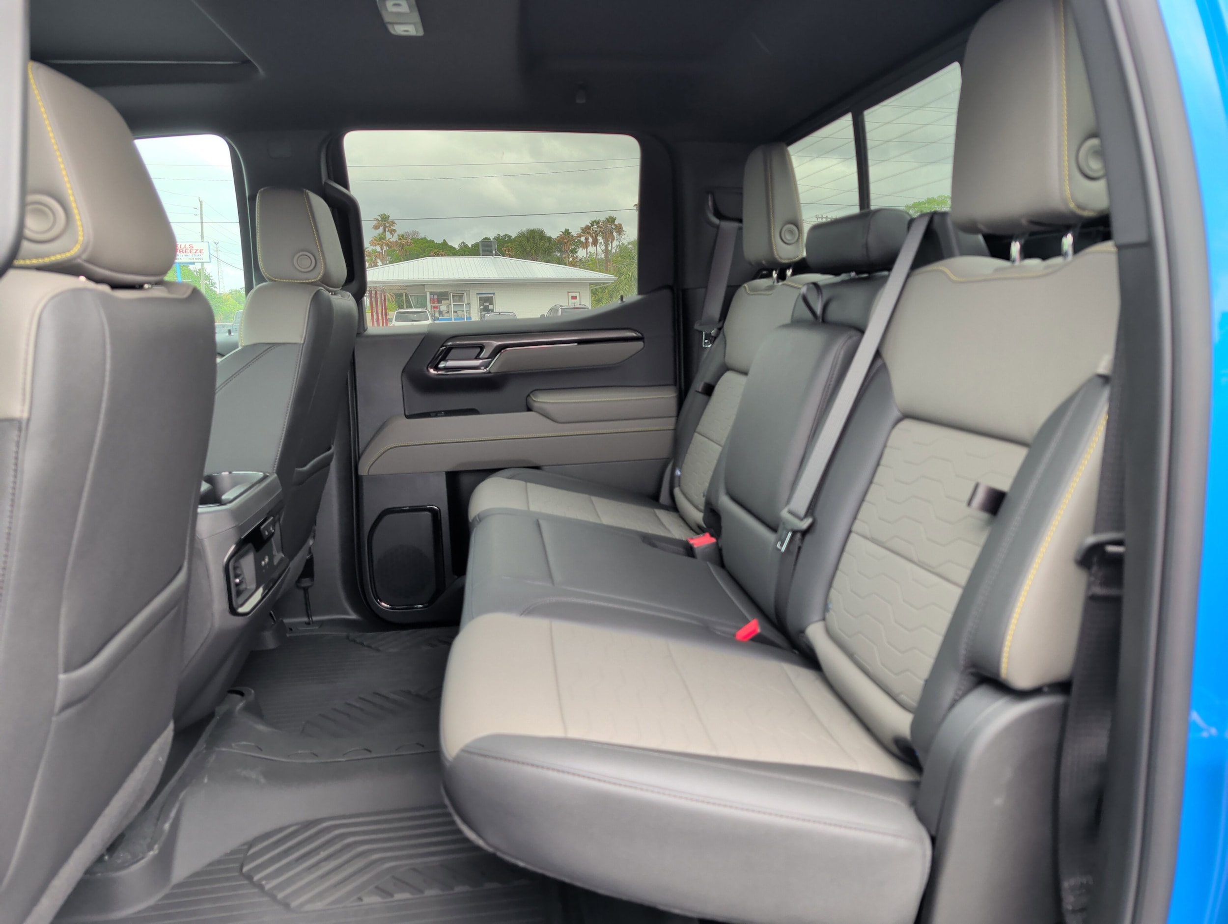 2025 Chevrolet Silverado 1500 ZR2 - Photo 15