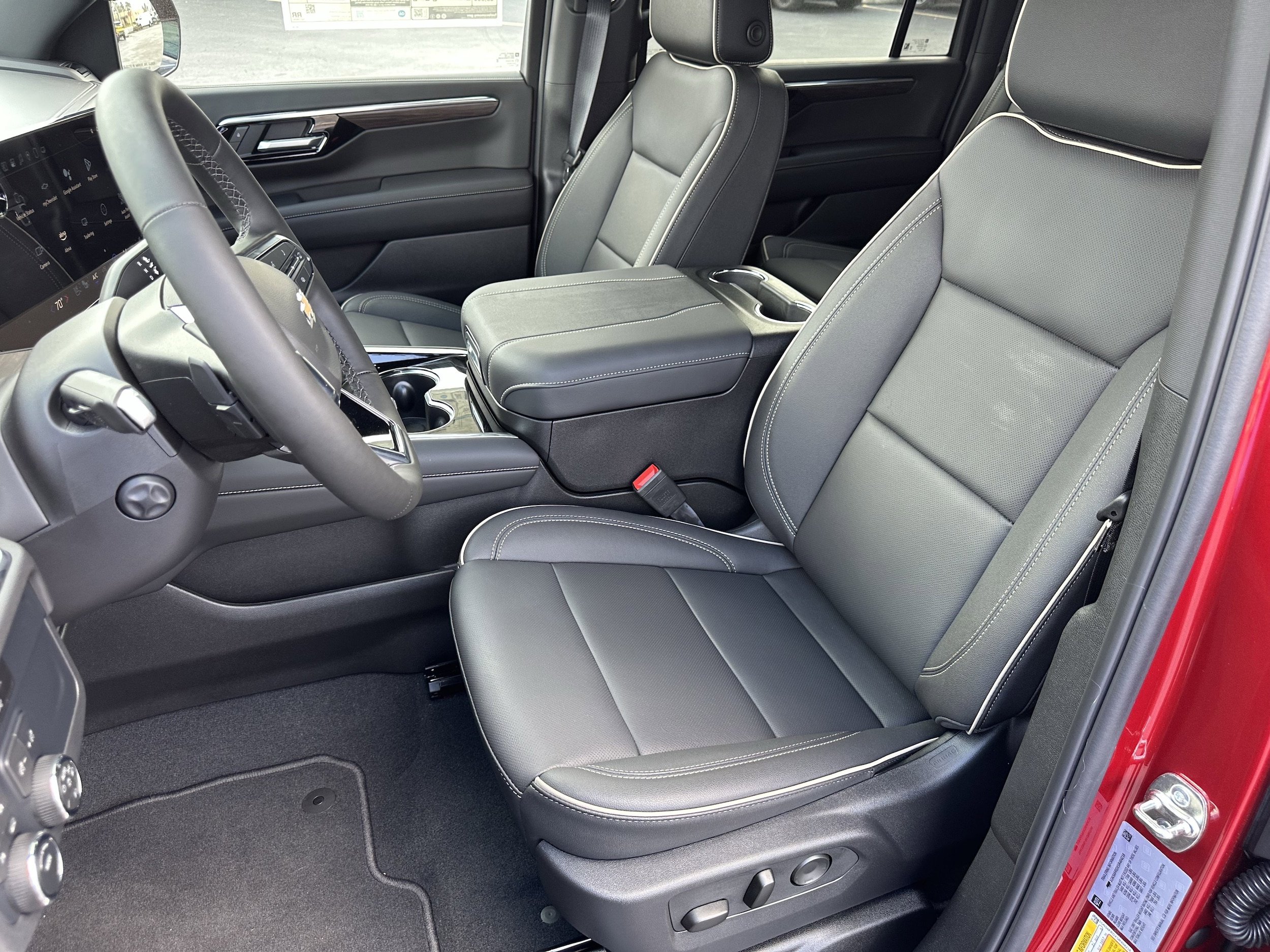 2025 Chevrolet Suburban Premier - Photo 21