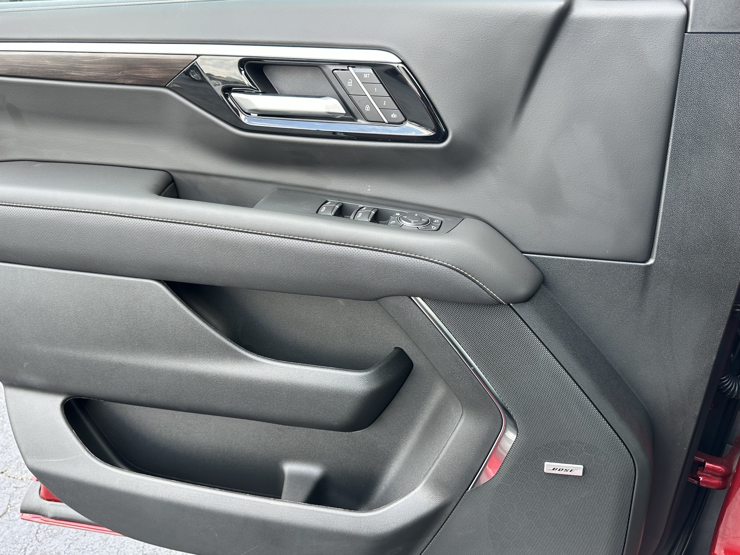 2025 Chevrolet Suburban Premier - Photo 24